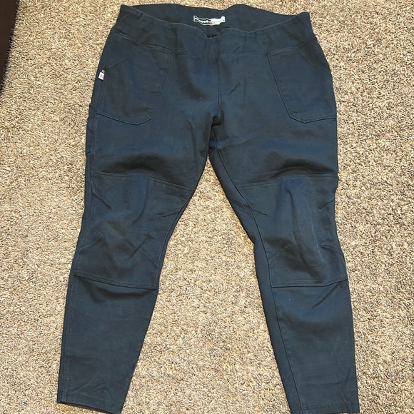 Carhartt Flame resistant carpenter style joggers - Picture 2 of 5